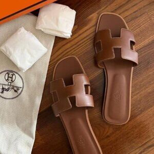 Hermès Oran Sandals Brown Leather - With Box